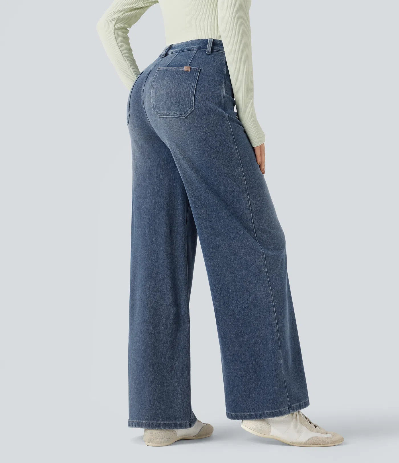 Hoch taillierte Jeans mit Taschen